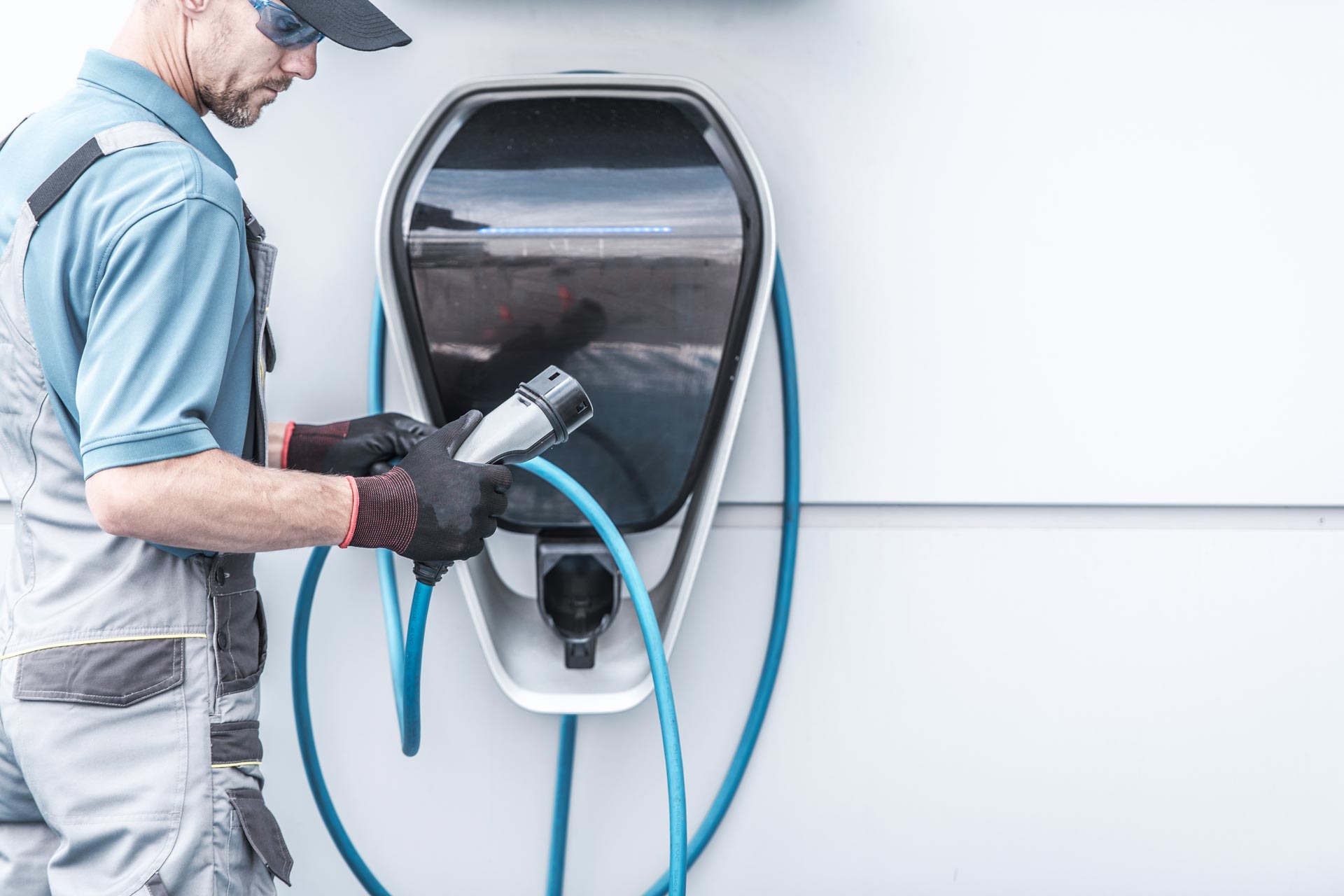Benefits of Installing EV Chargers in Ontario - echargesolutions.ca
